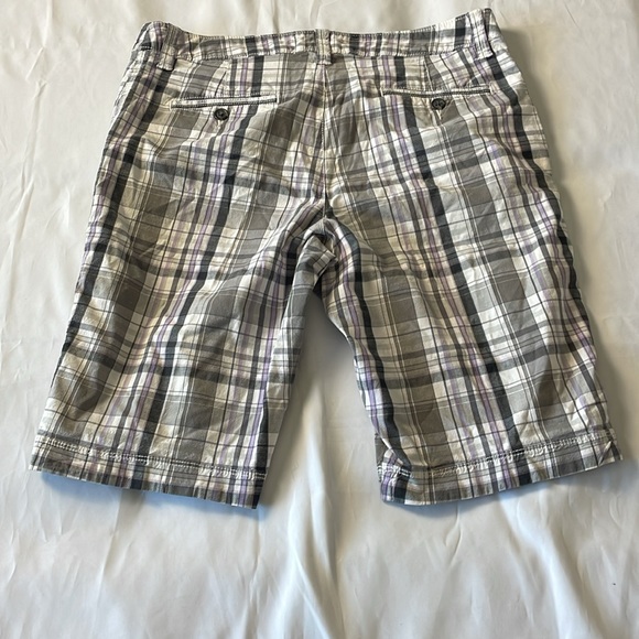 Women’s size 10 Sonoma original Bermuda purple and gray striped shorts - Picture 9 of 12